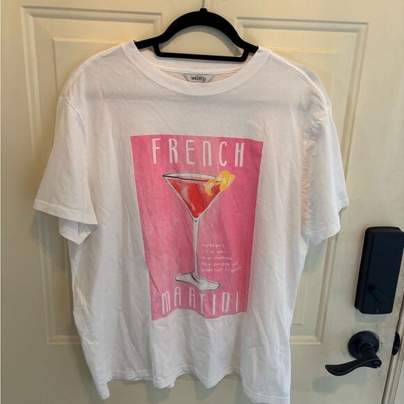 Wildfox White Graphic Tee with Pink French Martini size XL - Picture 2 of 4